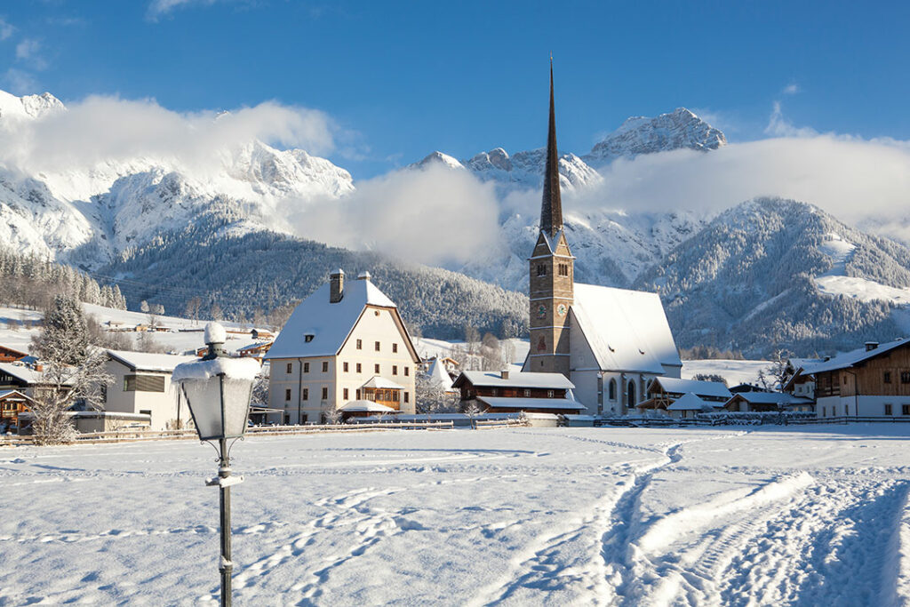 Winterspaziergang mitten in Maria Alm, Erholung pur in der Region Hochkönig in Maria Alm.